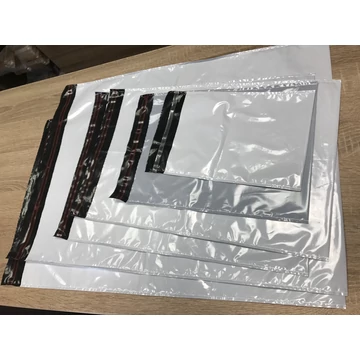 Futártasak ragasztócsíkkal 250×350+50 mm